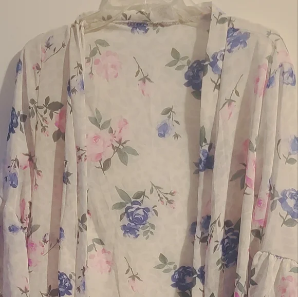 Fairy Tale Romance Kimono. Size Large. - Picture 5 of 7